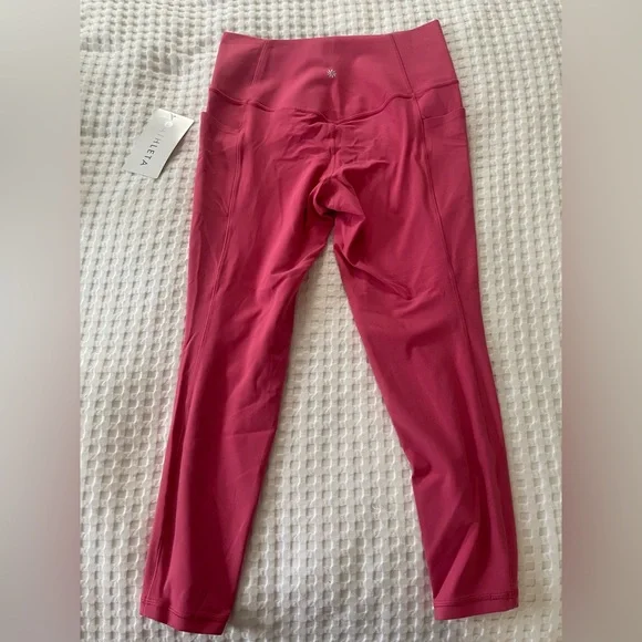 NWT Athleta size M Salutation Stash 7/8 Tight NWT - Picture 2 of 8